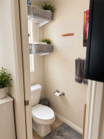 327 W Wilson 23, Costa Mesa, CA 92627