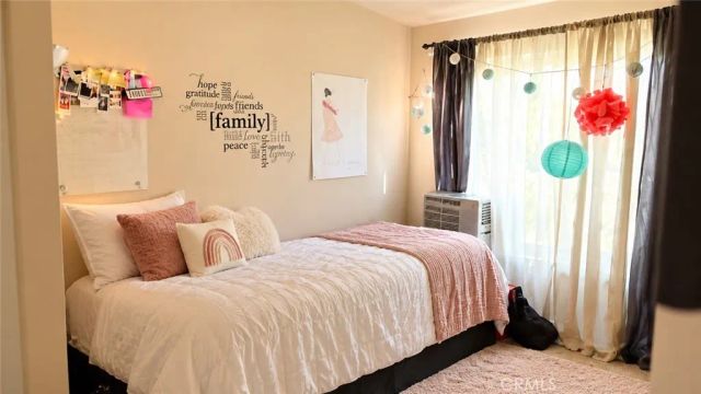 327 W Wilson 23, Costa Mesa, CA 92627