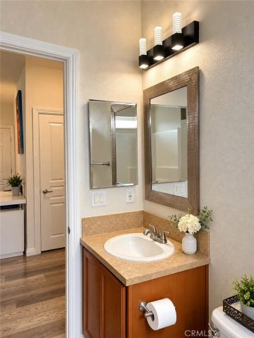 327 W Wilson 23, Costa Mesa, CA 92627