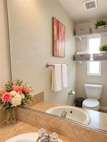 327 W Wilson 23, Costa Mesa, CA 92627