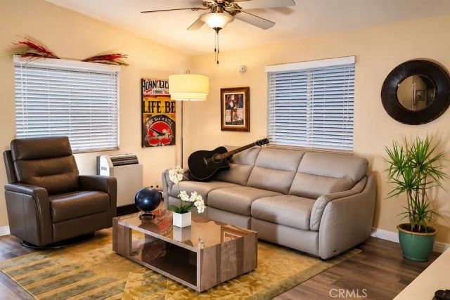 327 W Wilson 23, Costa Mesa, CA 92627