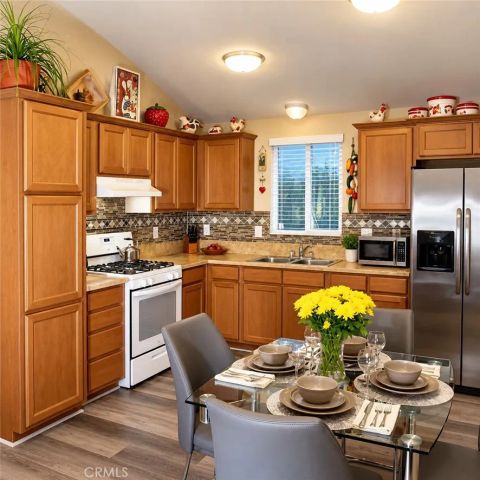 327 W Wilson 23, Costa Mesa, CA 92627
