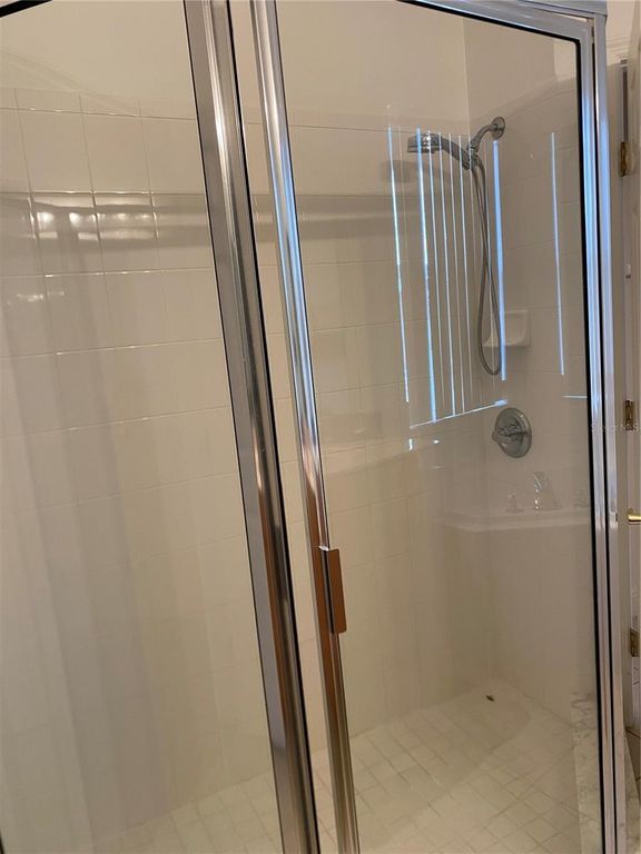 Image 20 of property listing at 107 AMACA LANE, Davenport, FL 33897