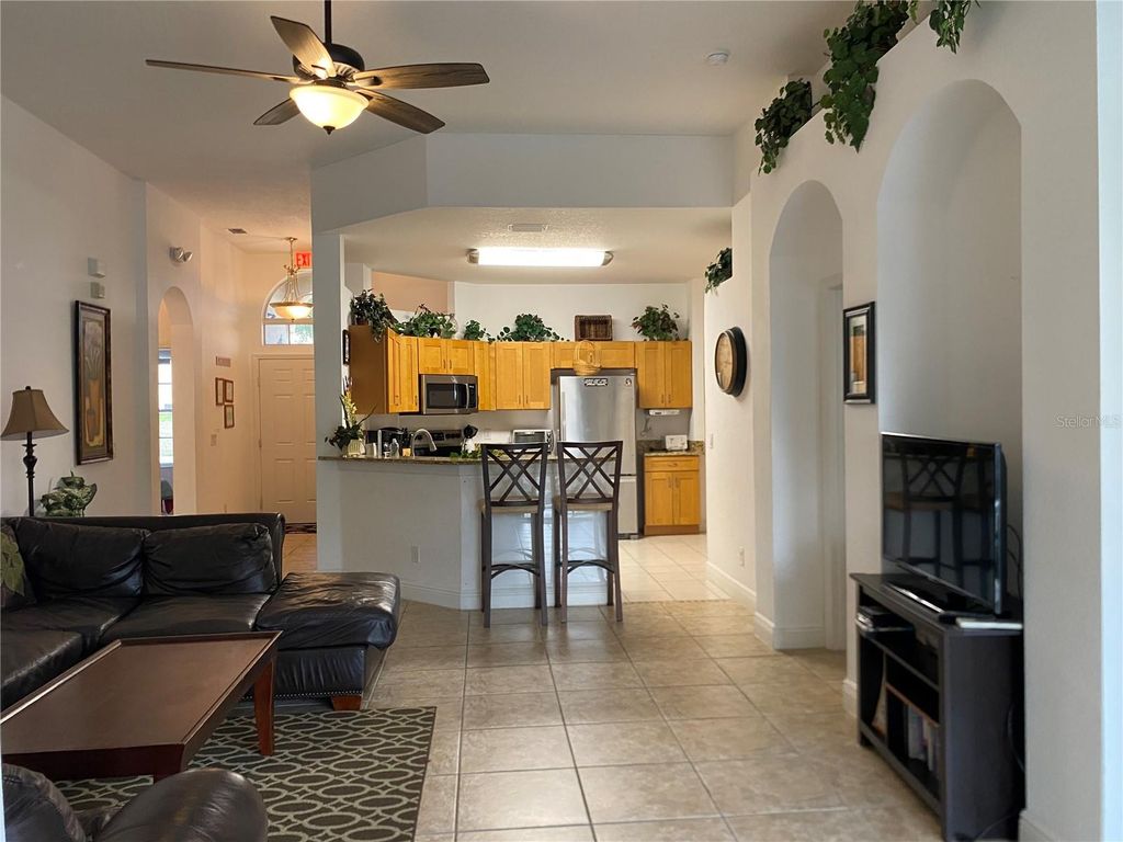 Image 7 of property listing at 107 AMACA LANE, Davenport, FL 33897