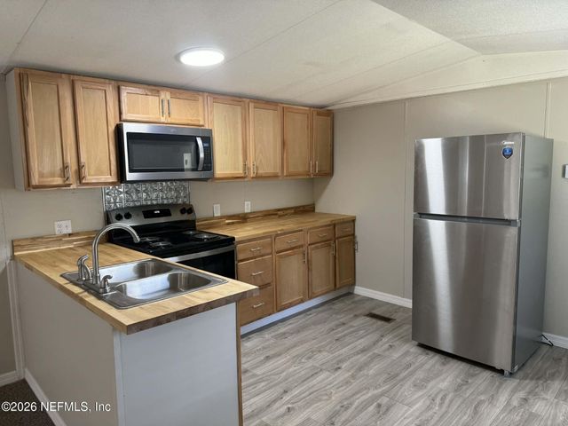 103 PAMELA Drive, Satsuma, FL 32189