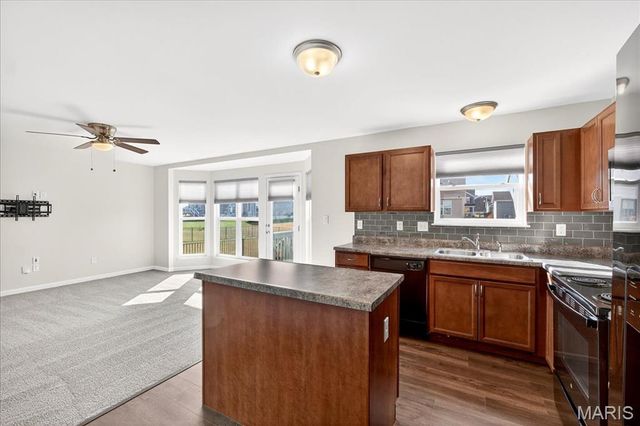 523 Summer Glen Lane, St Charles, MO 63301