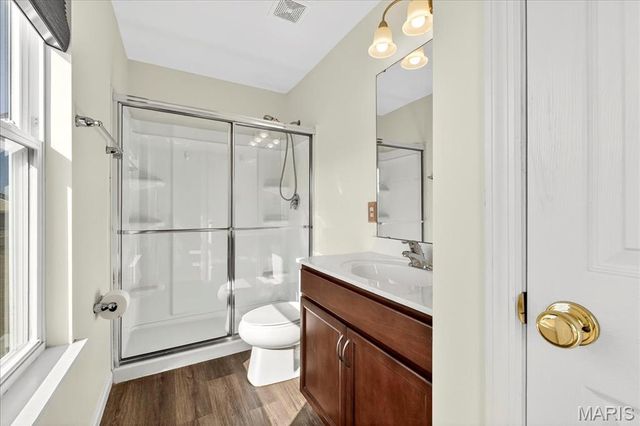 523 Summer Glen Lane, St Charles, MO 63301