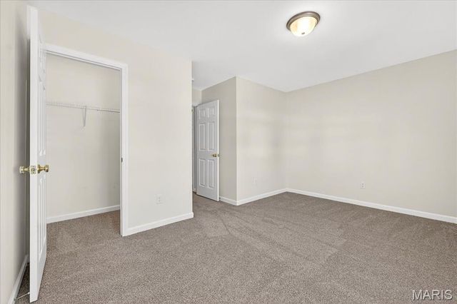 523 Summer Glen Lane, St Charles, MO 63301