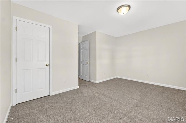 523 Summer Glen Lane, St Charles, MO 63301