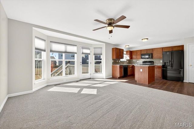 523 Summer Glen Lane, St Charles, MO 63301