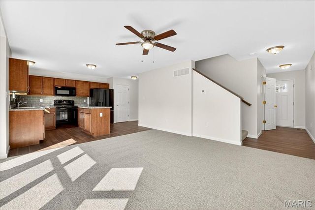 523 Summer Glen Lane, St Charles, MO 63301