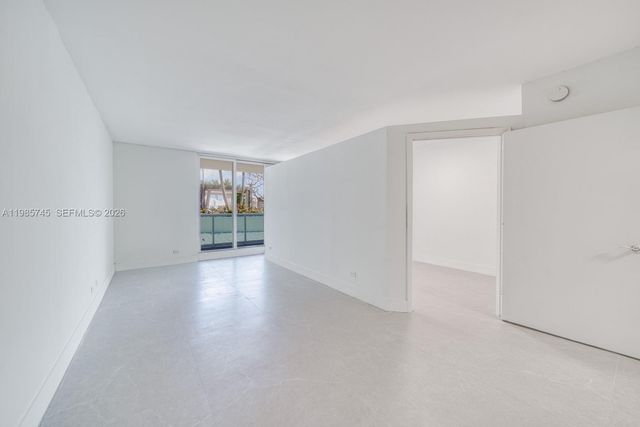 2301 Collins Ave 311, Miami Beach, FL 33139