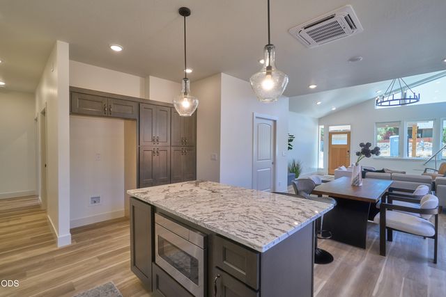 1221 Kirk, Ashland, OR 97520