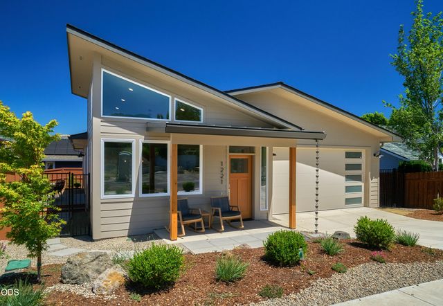 1221 Kirk, Ashland, OR 97520