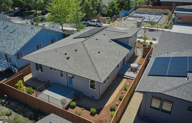 1221 Kirk, Ashland, OR 97520