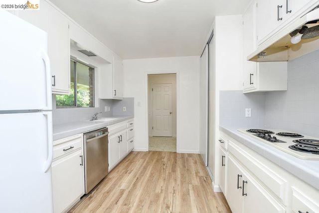 1718 Pepperwood Ct, Concord, CA 94521