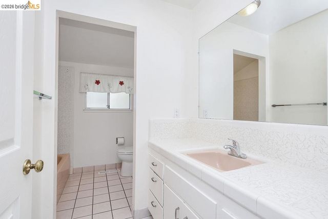 1718 Pepperwood Ct, Concord, CA 94521