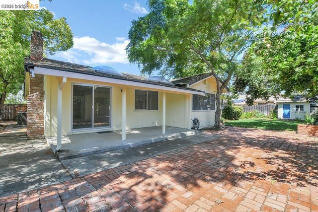 1718 Pepperwood Ct, Concord, CA 94521