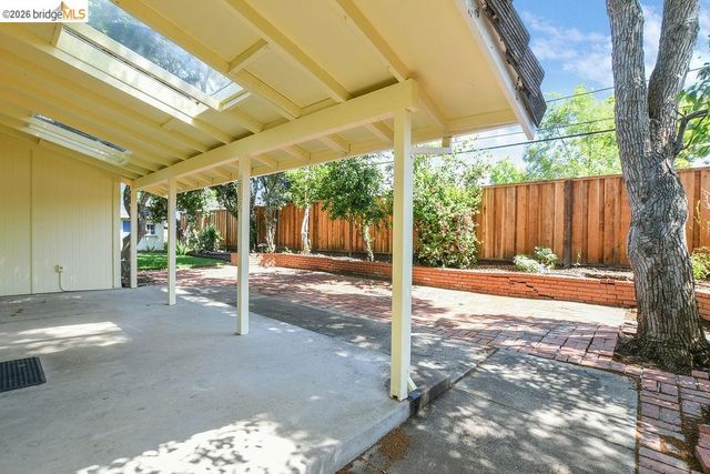 1718 Pepperwood Ct, Concord, CA 94521