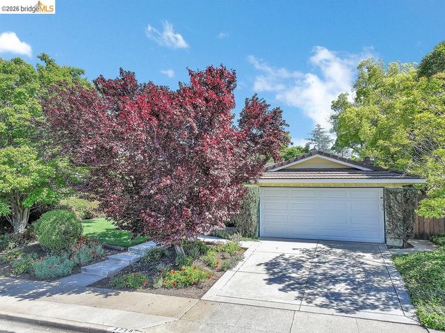 1718 Pepperwood Ct, Concord, CA 94521