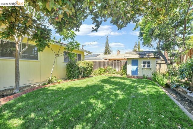 1718 Pepperwood Ct, Concord, CA 94521