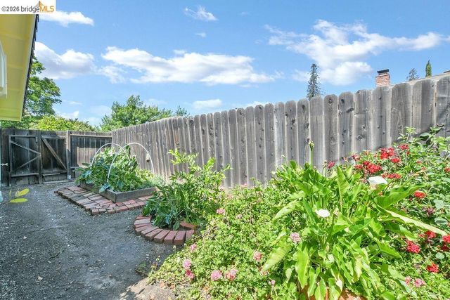 1718 Pepperwood Ct, Concord, CA 94521