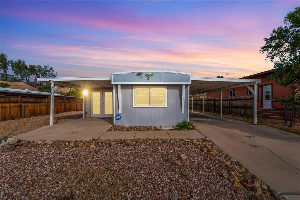 973 Swan Drive, Bullhead City, AZ 86442