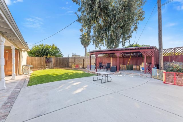 4229 N Commerce St, Stockton, CA 95204