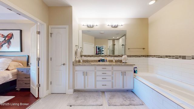 15309 Royal Troon Ave, Louisville, KY 40245