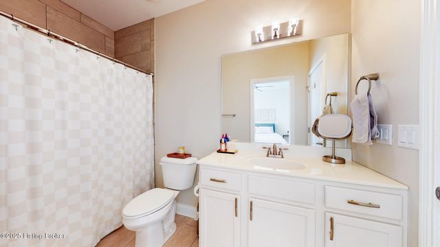 15309 Royal Troon Ave, Louisville, KY 40245