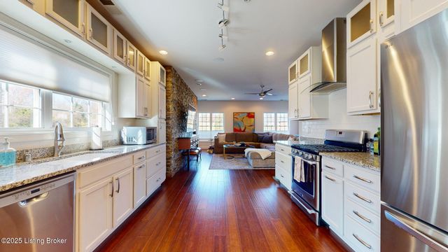 15309 Royal Troon Ave, Louisville, KY 40245