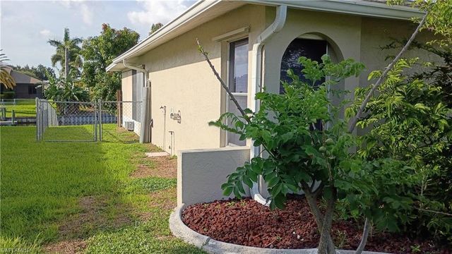 1629 SE 12th ST, Cape Coral, FL 33990