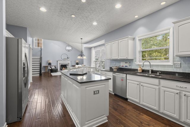 452 Sunridge Drive, Powell, OH 43065