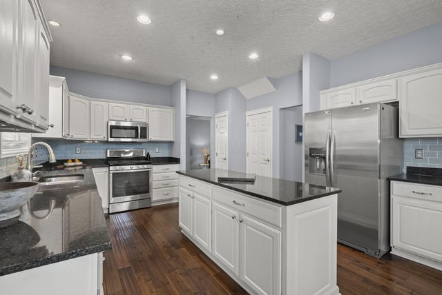 452 Sunridge Drive, Powell, OH 43065