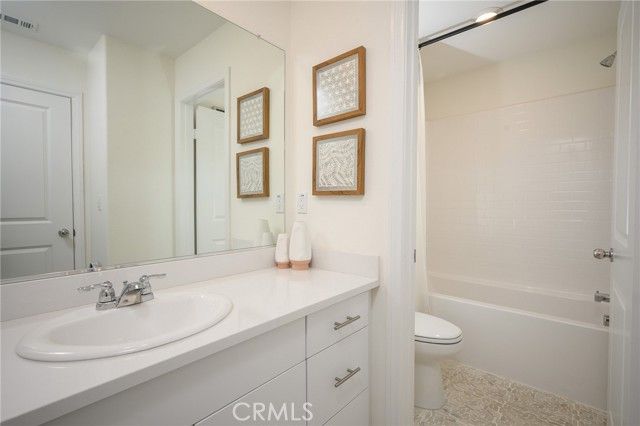 2435 Gunner Ridge Way, Rialto, CA 92377