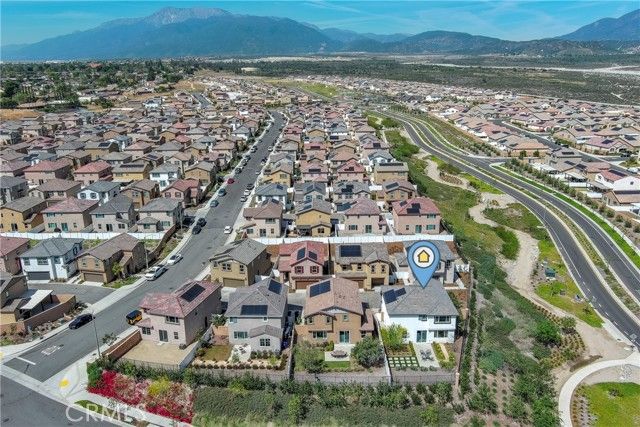 2435 Gunner Ridge Way, Rialto, CA 92377