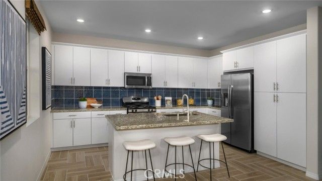 2435 Gunner Ridge Way, Rialto, CA 92377