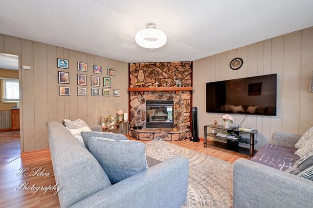 117 Marryat Place, Streamwood, IL 60107