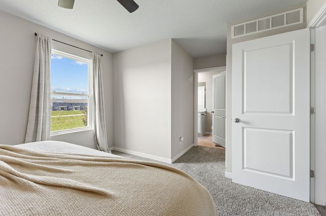 2379 SE Fox Valley Drive, West Des Moines, IA 50265
