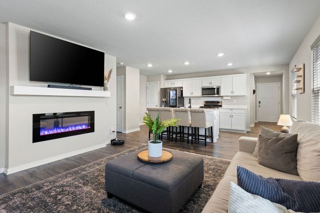 2379 SE Fox Valley Drive, West Des Moines, IA 50265
