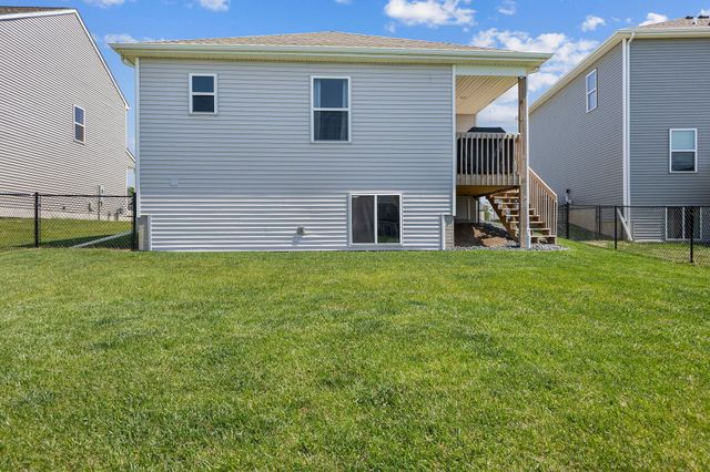2379 SE Fox Valley Drive, West Des Moines, IA 50265