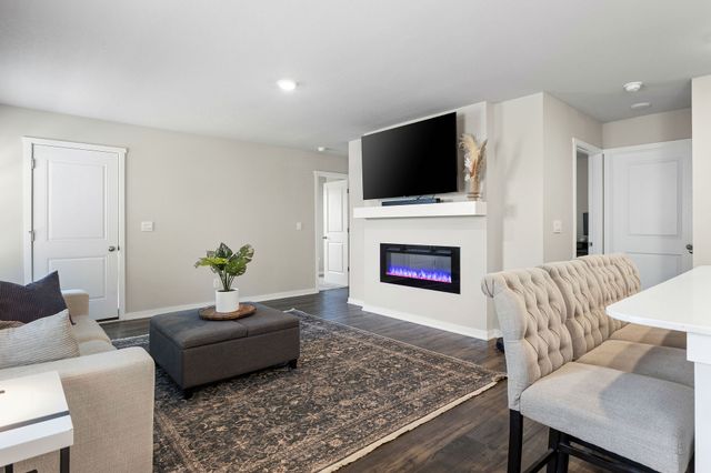 2379 SE Fox Valley Drive, West Des Moines, IA 50265
