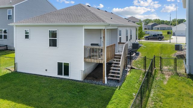 2379 SE Fox Valley Drive, West Des Moines, IA 50265