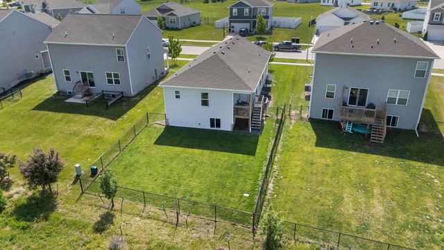 2379 SE Fox Valley Drive, West Des Moines, IA 50265
