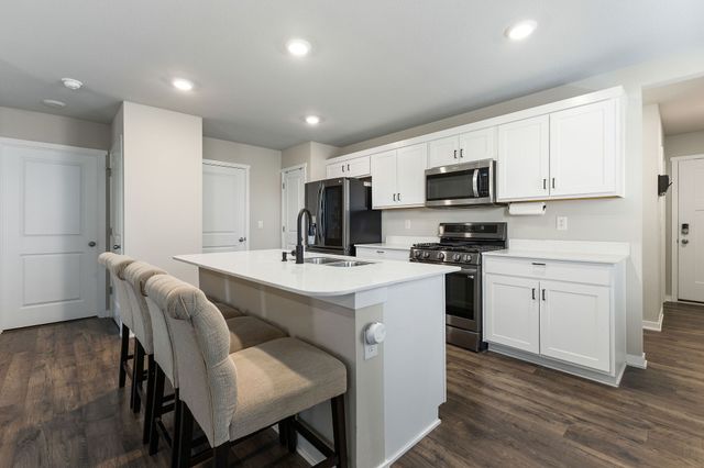2379 SE Fox Valley Drive, West Des Moines, IA 50265
