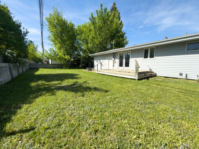 1812 4th Street S, Moorhead, MN 56560