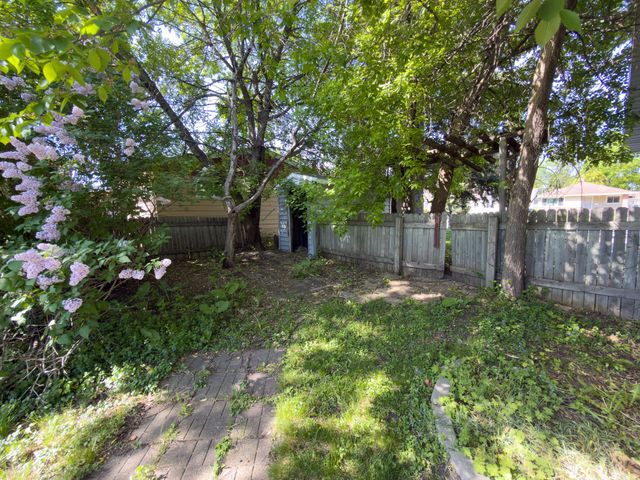 1812 4th Street S, Moorhead, MN 56560