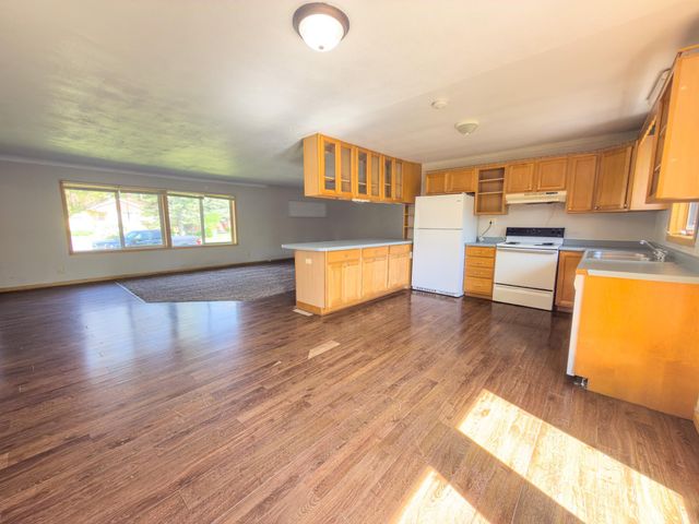 1812 4th Street S, Moorhead, MN 56560