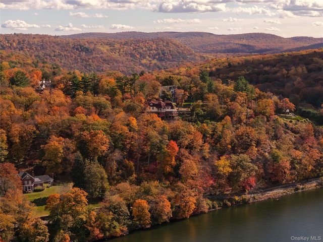 44 Tower Hill Loop, Tuxedo Park, NY 10987