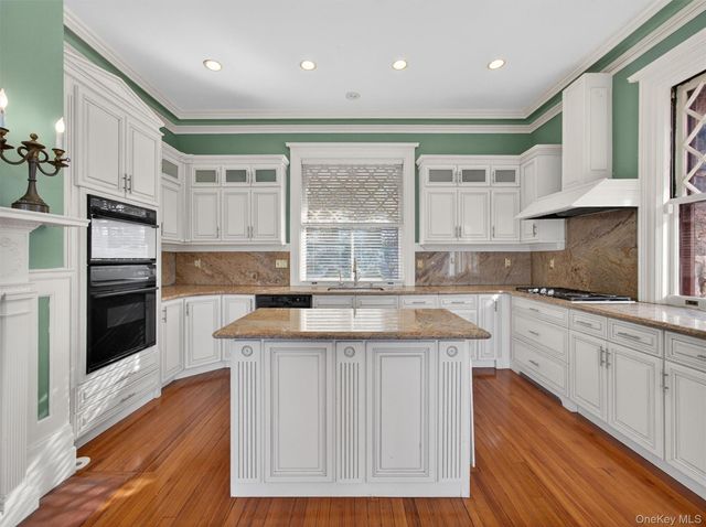 44 Tower Hill Loop, Tuxedo Park, NY 10987